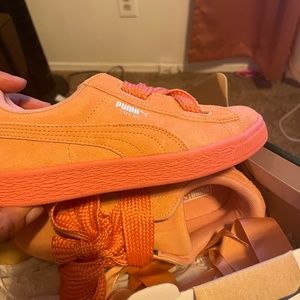 Peachy pink pumas